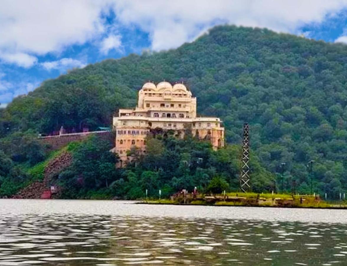 Alwar Vanyaevilas ภายนอก รูปภาพ